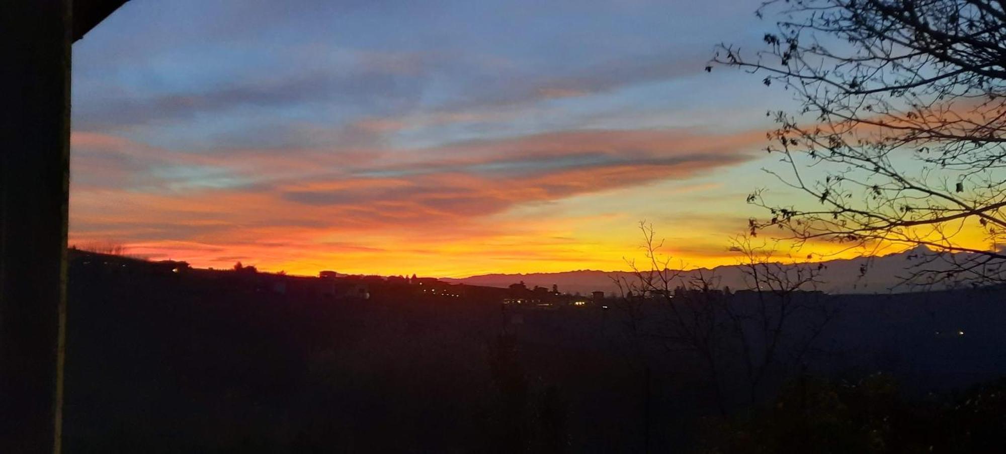 Ca Trifolera Barbaresco - Romantico Cascinale Con Antica Cantina Nel Cuore Delle Langhe - Degustazione Vini Nella Nostra Cantina Exterior foto
