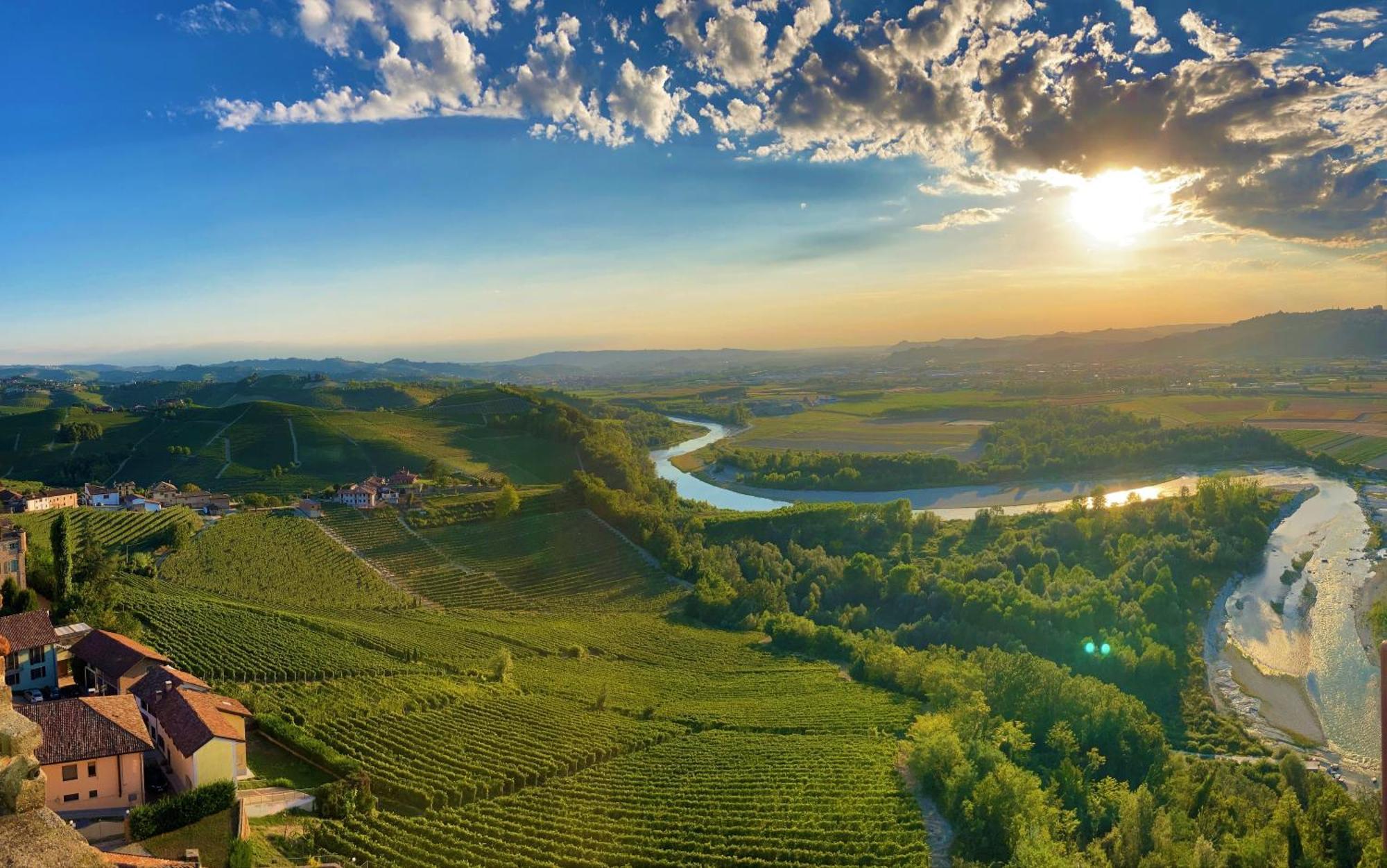 Ca Trifolera Barbaresco - Romantico Cascinale Con Antica Cantina Nel Cuore Delle Langhe - Degustazione Vini Nella Nostra Cantina Exterior foto